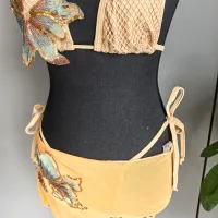 3-Piece Bikini Set with Sarong thumbnail 5