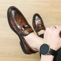 British Style Emerald Pointed Leather Loafers thumbnail 6