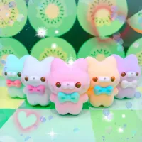 Winking Kitten Flocking Figure thumbnail 6