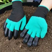Garden Gloves with Built-in Claws thumbnail 4
