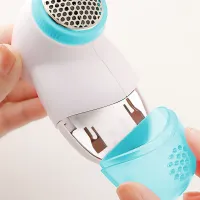 Portable Electric Lint Shaver thumbnail 3