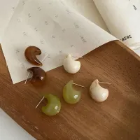 Retro Amber Brown Comma Earrings thumbnail 3