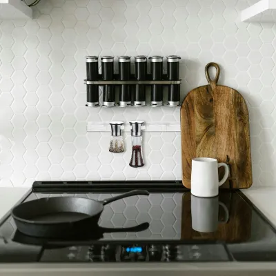 4Pcs Countertop Spice Rack Kitchen Organizer for Soy Sauce Bottles Condiment Jars Space Saving Compact Clip Design Pantry