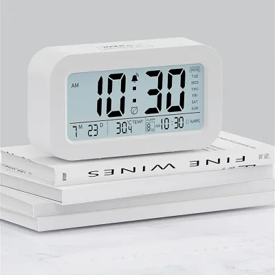 Battery Powered LCD Alarm Clock TEMP Date Week 3 Alarms Backlight Snooze Table  Clock Night Vision Function12/24H Digital Clock