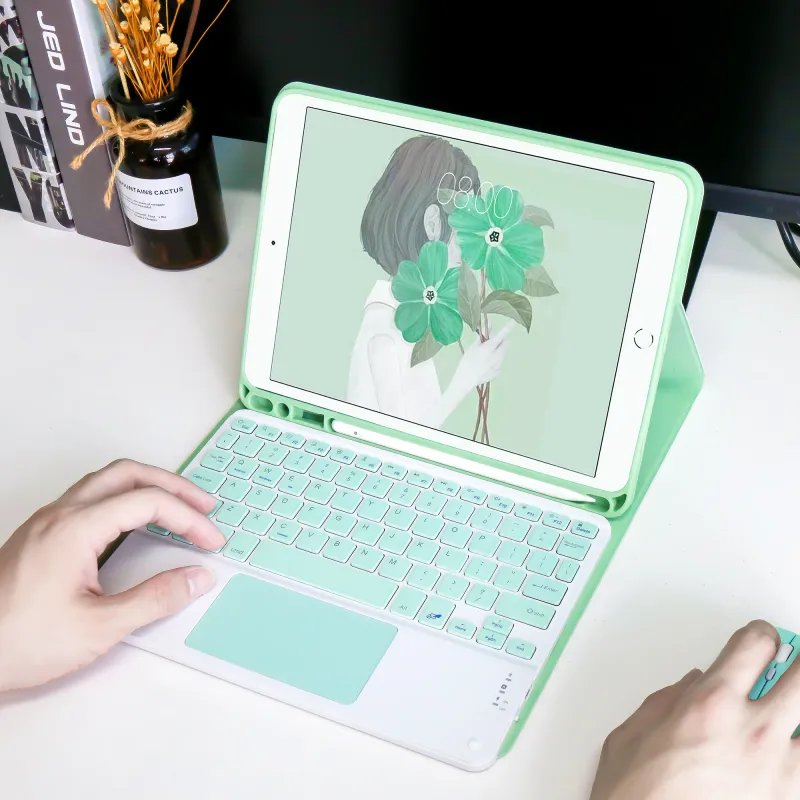iPad Magic Keyboard Case with Trackpad 6