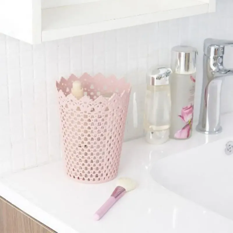 Hollow Flower Pen & Brush Holder 4