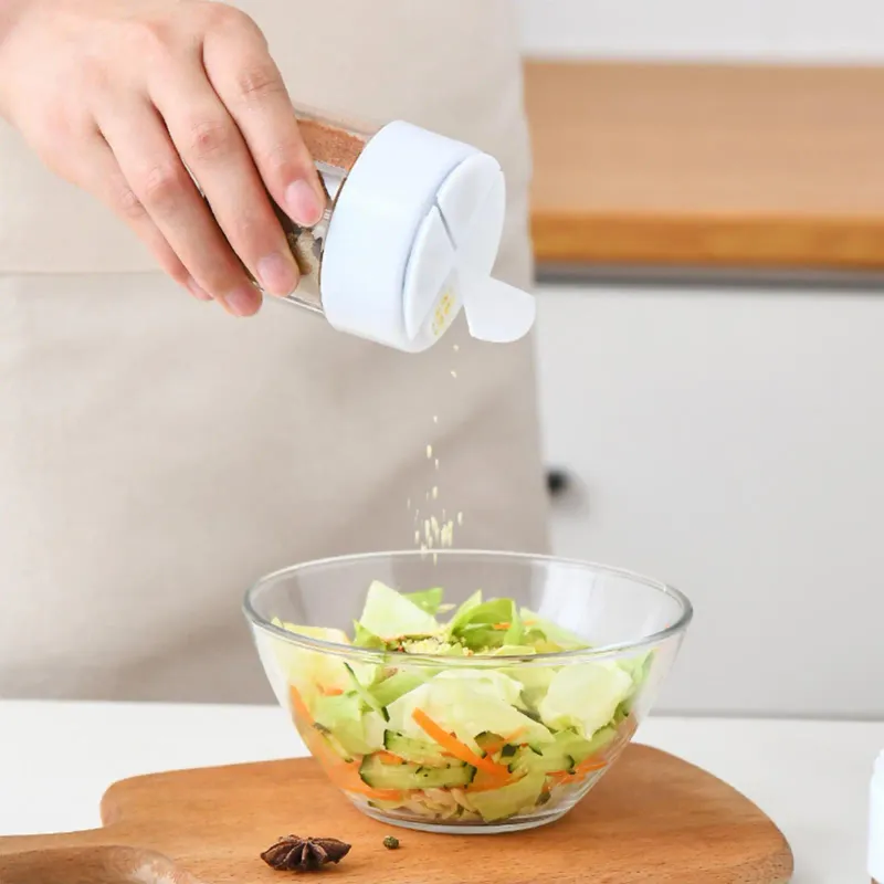 Clear Seasoning Container with Lid 2