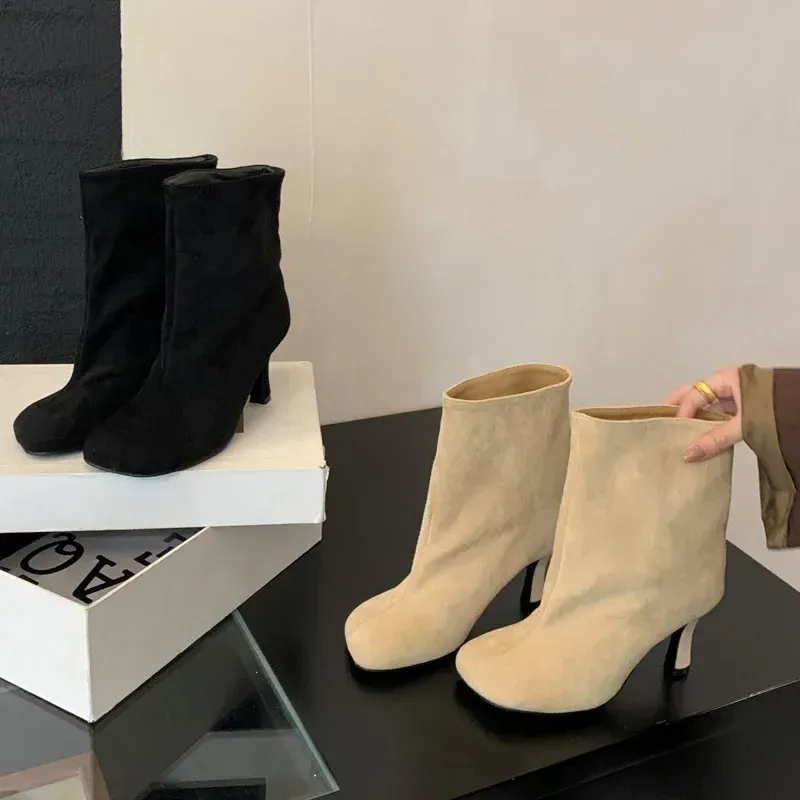 Eilyken Pleated Round Toe Ankle Boots 4
