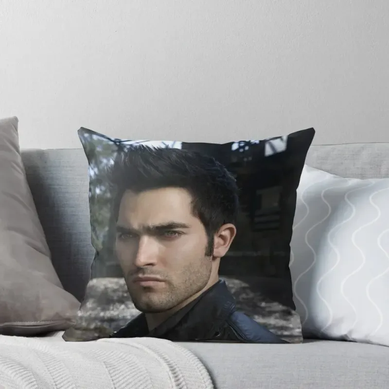 Чохол для декоративної подушки Derek Hale 1