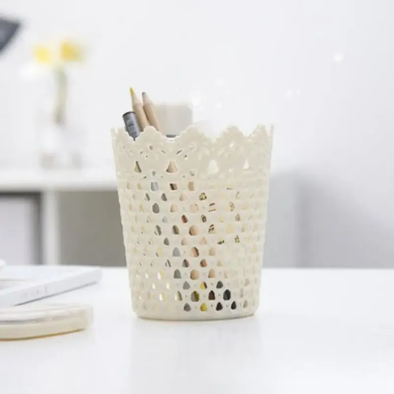Hollow Flower Pen & Brush Holder 3