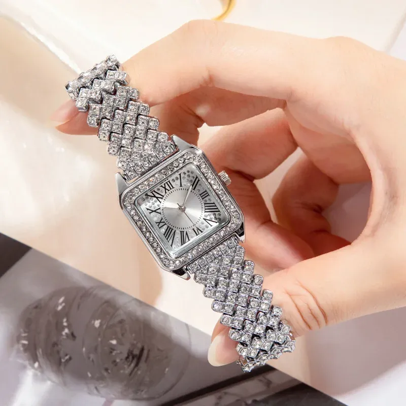YIKAZE Gold Square Diamond Watch for Women 2