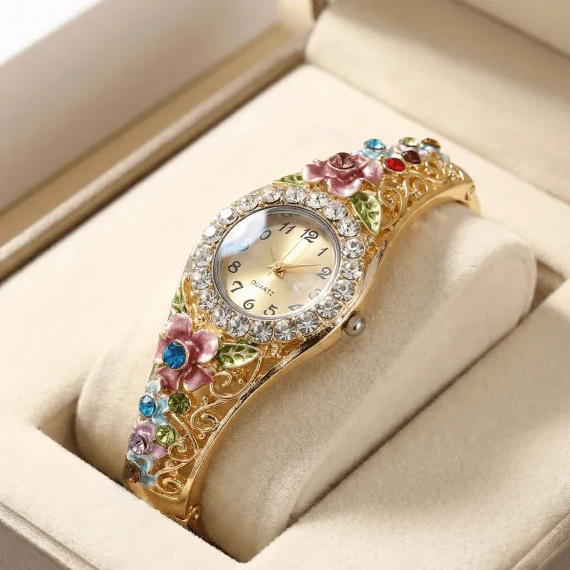 Retro Flower Diamond Ladies Quartz Wristwatch 1