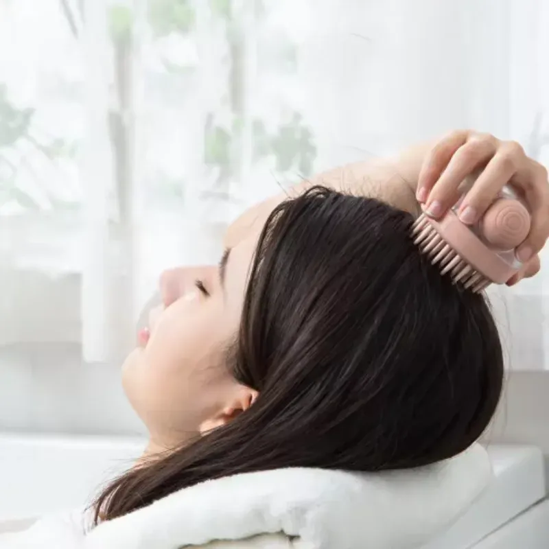 Silicone Pet Bath Brush with Shampoo Dispenser 3
