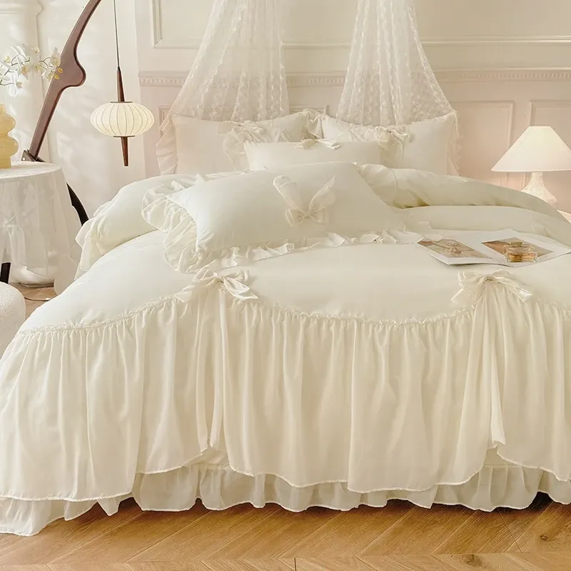 3-Piece White Ruffle Duvet Cover Set 3