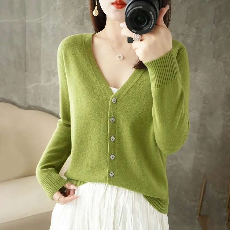 Women's V-Neck Loose Knit Cardigan 2