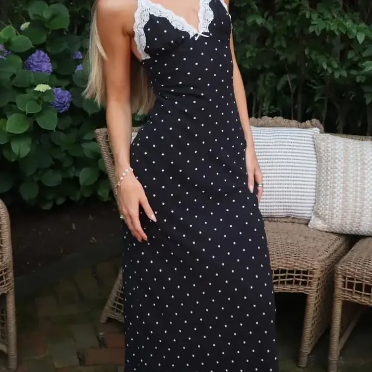 Lace V-Neck Patchwork Maxi Dress 3
