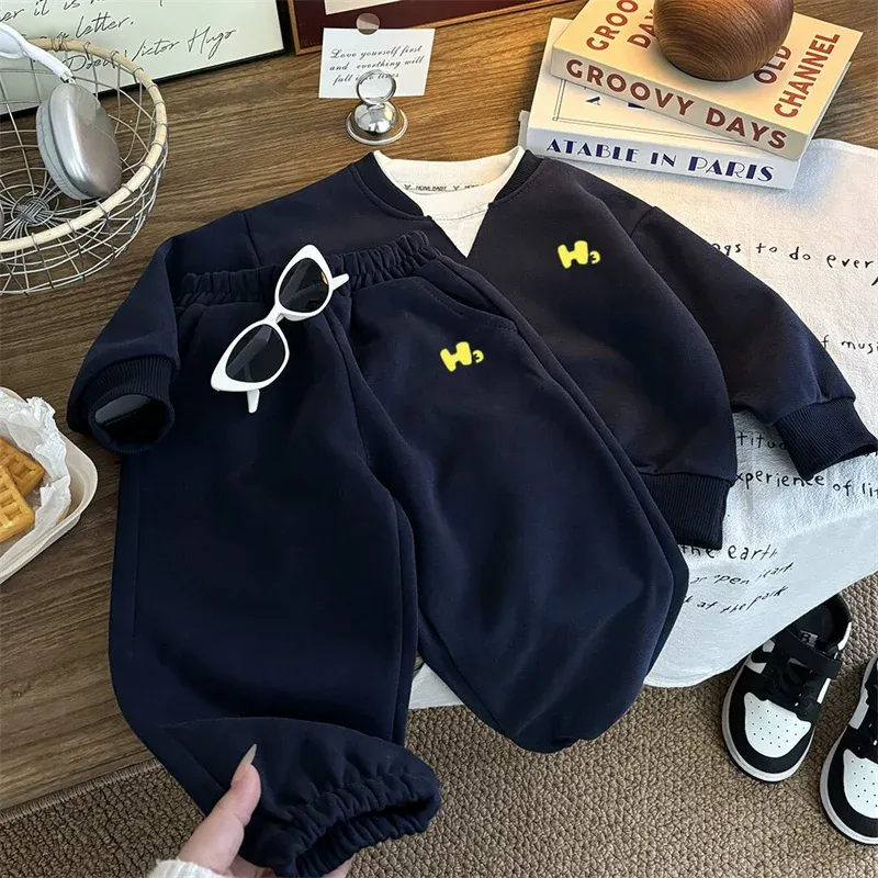Kids 2-Piece Hoodie Sweatpants Set 2