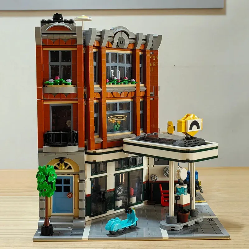 Creative City Street View Corner Garage Building Blocks 3