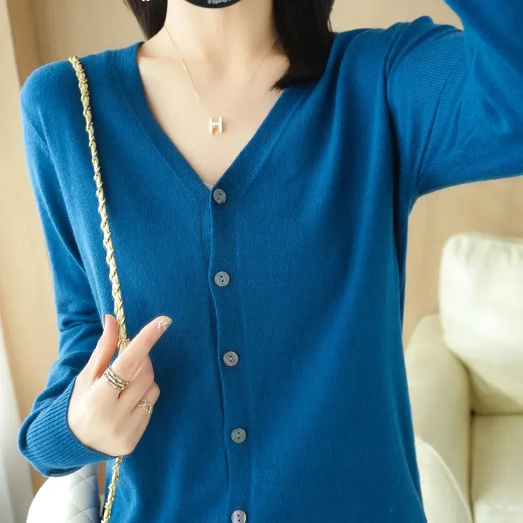 Andy Cashmere V-Neck Cardigan 3
