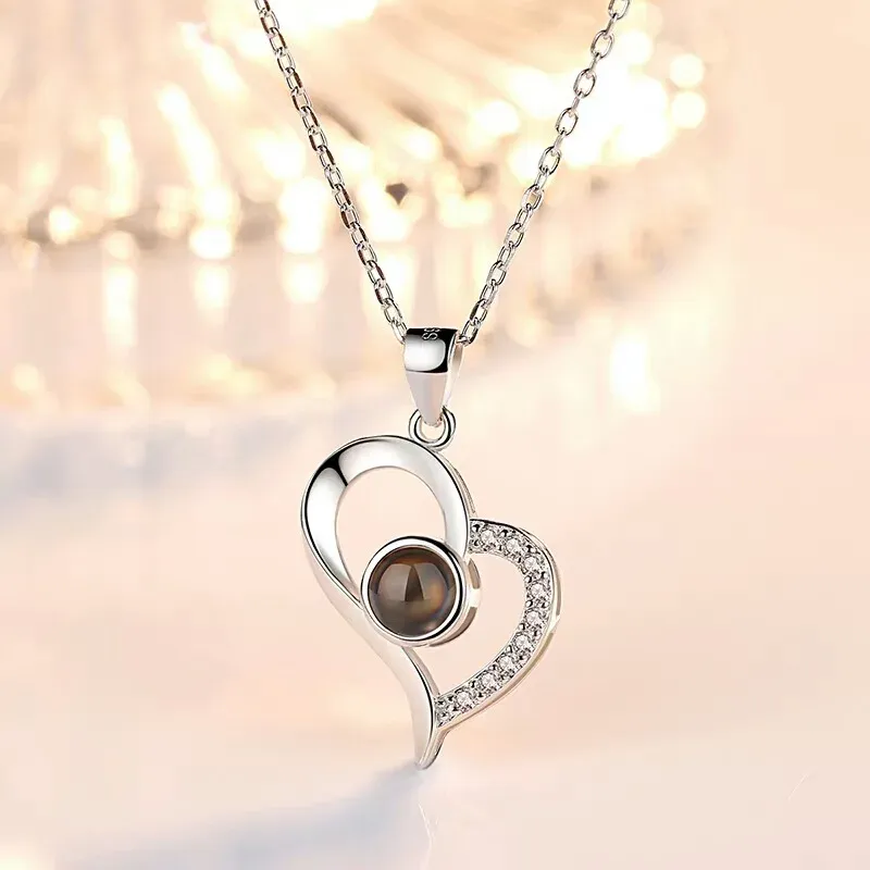 100-Language Projection Heart Necklace & Rose Box 5