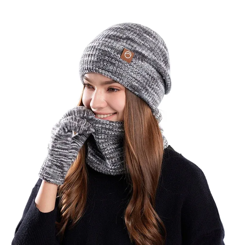 Women's 3-Piece Winter Hat Set 1