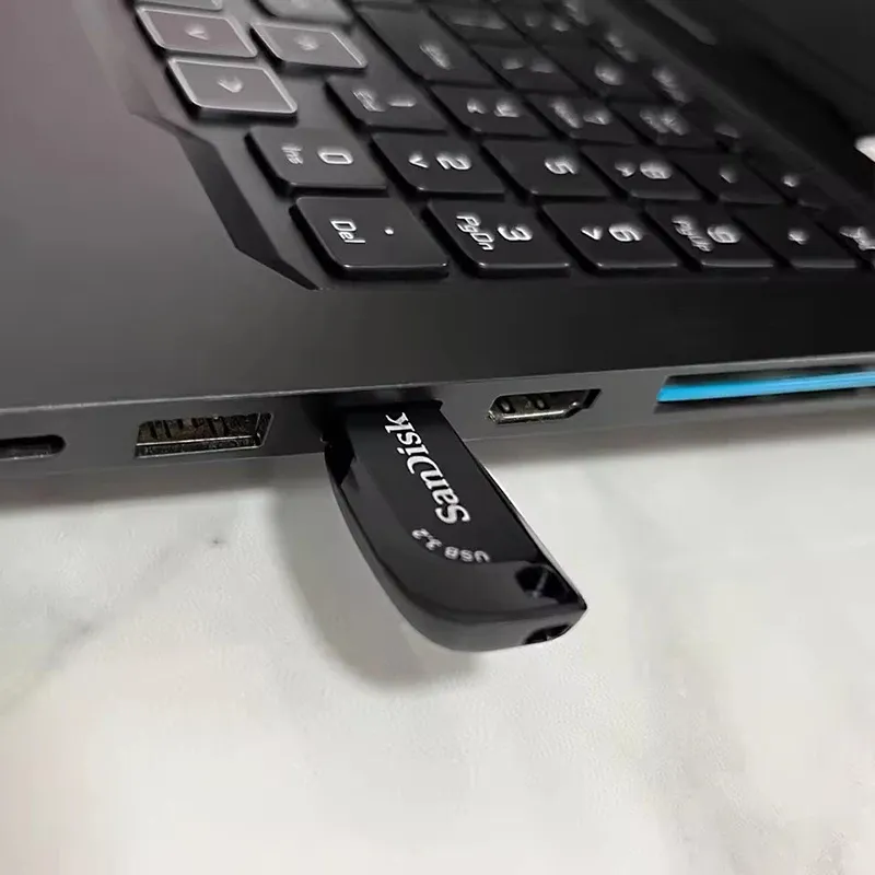 SanDisk USB 3.2 Mini Flash Drive 256GB 4