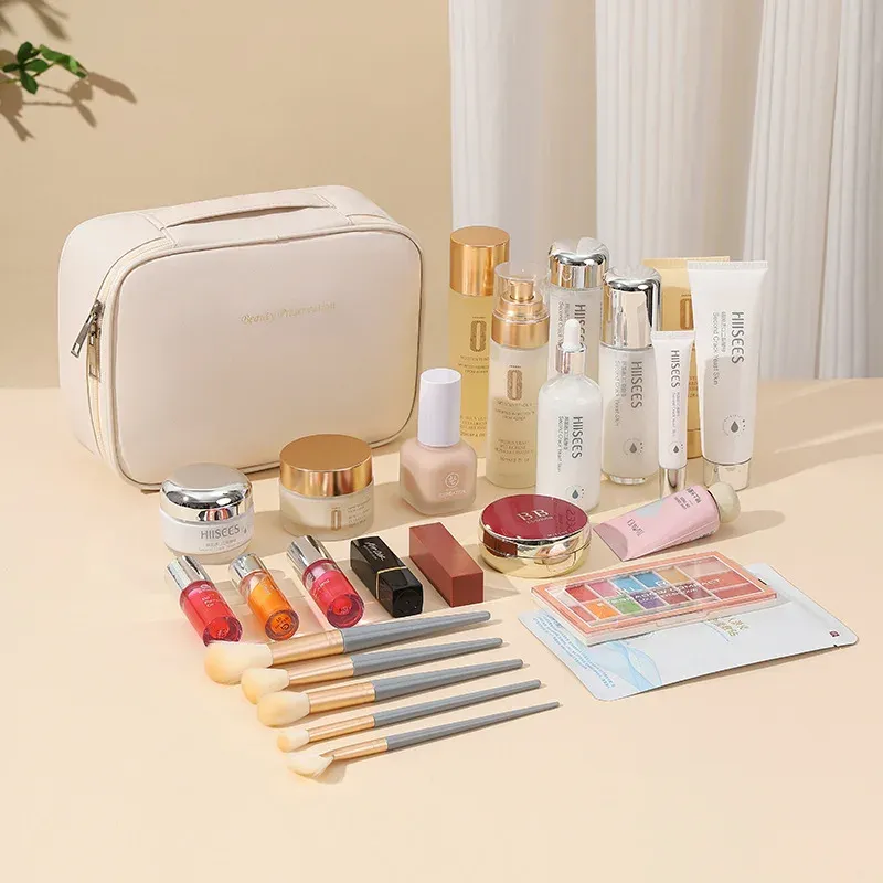 Luxury Travel Makeup Organizer Bag 3