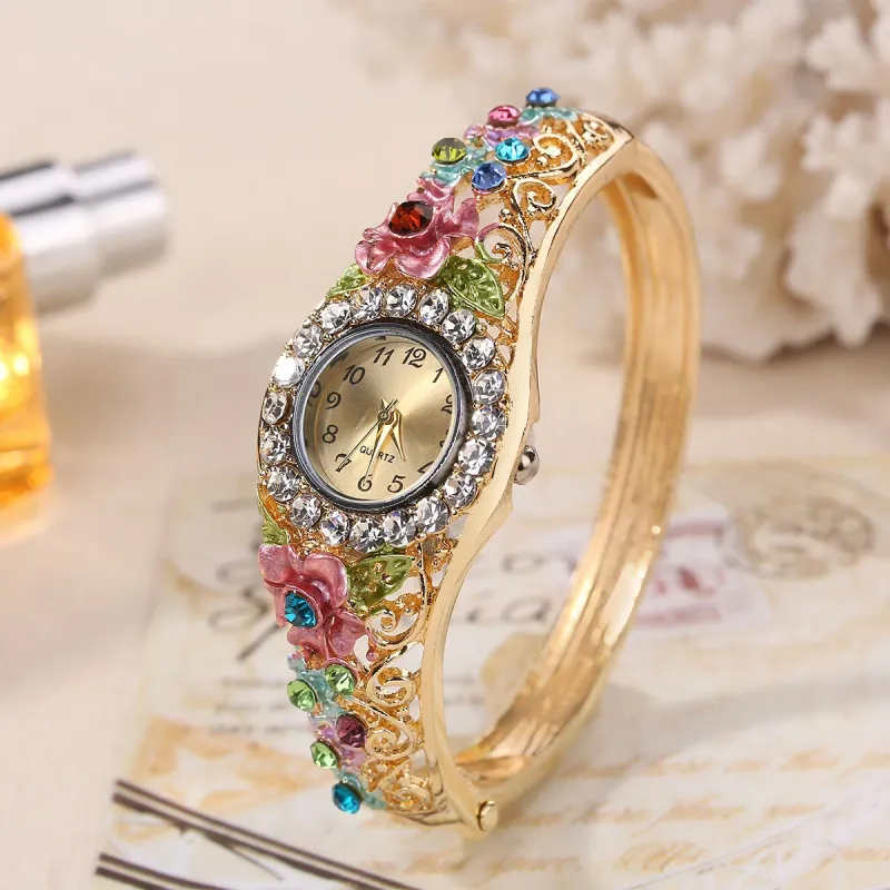 Retro Flower Diamond Ladies Quartz Wristwatch 4
