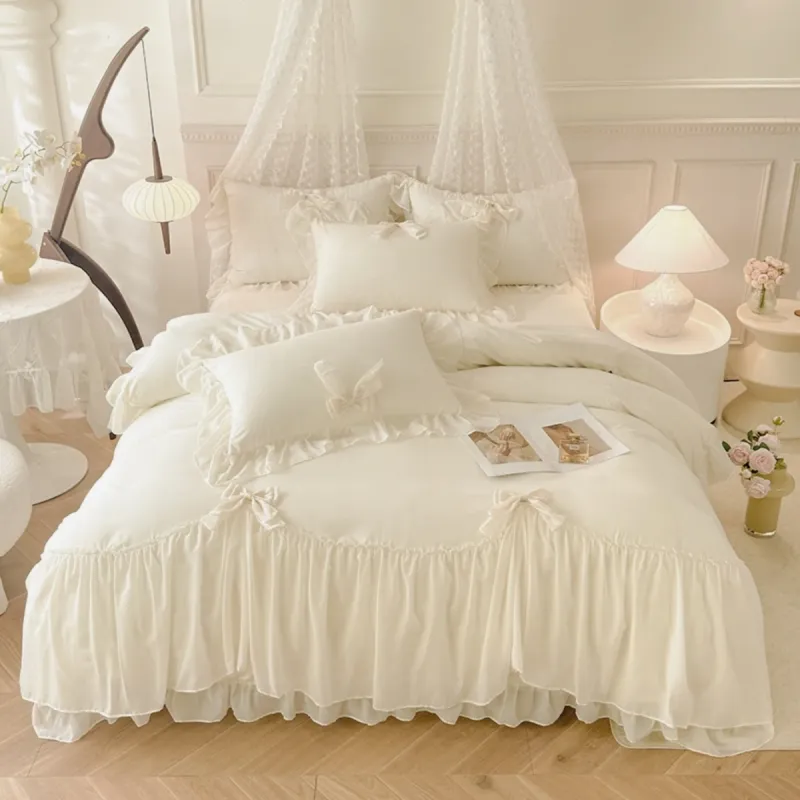3-Piece White Ruffle Duvet Cover Set 1