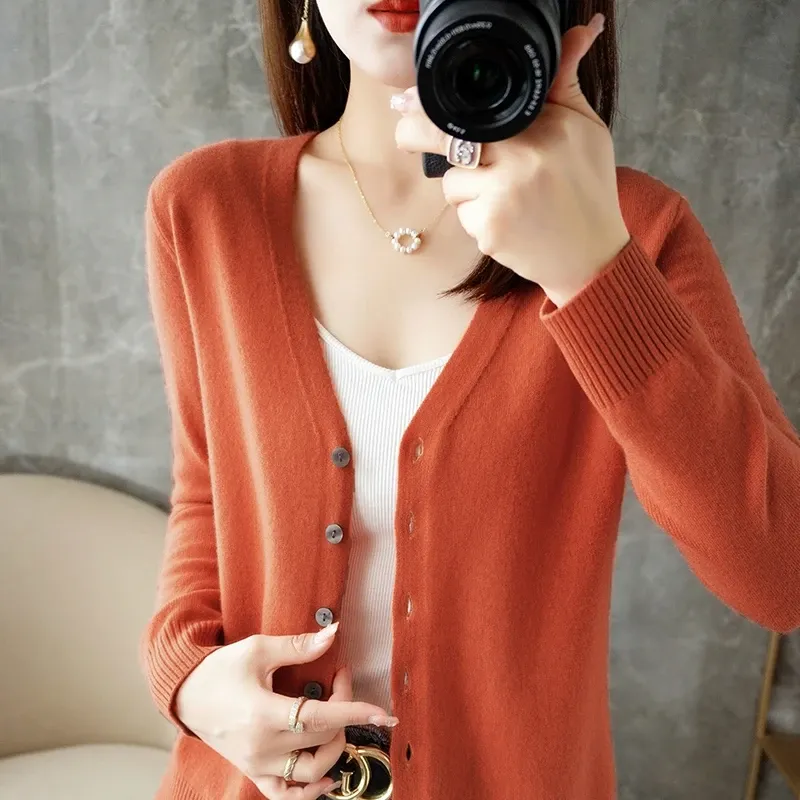 Women's V-Neck Loose Knit Cardigan 1