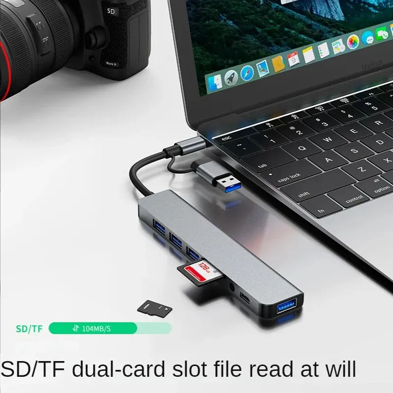 USB-C Hub with Card Reader & Audio 2